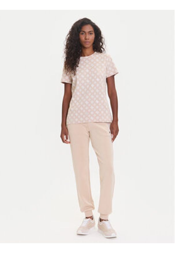 Guess T-Shirt V5YI04 I3Z14 Beżowy Regular Fit. Kolor: beżowy. Materiał: bawełna
