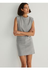 Reserved - Dzianinowa sukienka mini - jasnoszary. Kolor: szary. Materiał: dzianina. Typ sukienki: proste. Długość: mini