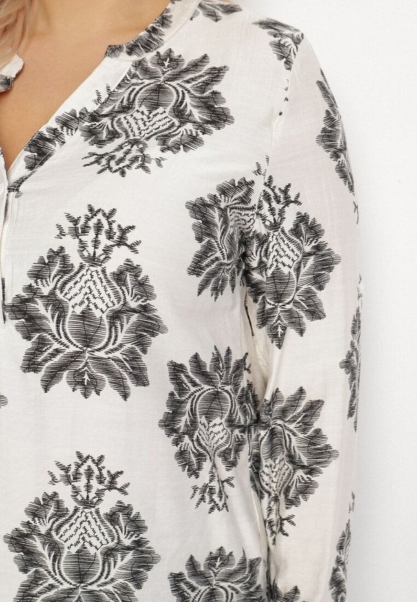 Born2be - Biało-Czarna Koszula w Ornamentalny Print z Wiskozą Elnelira. Okazja: na co dzień. Kolor: czarny. Materiał: wiskoza. Wzór: nadruk. Styl: casual