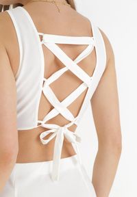 Born2be - Biała Trapezowa Sukienka Maxi z Wycięciami Amandika. Kolor: biały. Typ sukienki: trapezowe. Długość: maxi #4