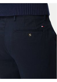 TOMMY HILFIGER - Tommy Hilfiger Chinosy Denton MW0MW43151 Granatowy Regular Fit. Kolor: niebieski. Materiał: bawełna #2