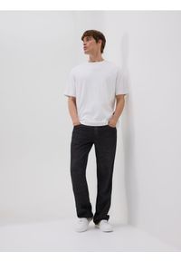 Reserved - Jeansy straight fit - czarny. Kolor: czarny