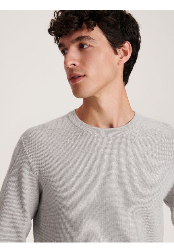 Reserved - Bawełniany sweter - jasnoszary. Kolor: szary. Materiał: bawełna