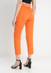 Born2be - Pomarańczowe Spodnie z Paskiem Ioleina. Kolor: pomarańczowy. Materiał: materiał, koronka. Wzór: jednolity. Styl: elegancki