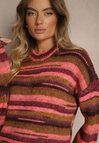 Renee - Różowo-Brązowy Sweter Ozdobiony Poziomymi Paskami Atorila. Kolor: różowy. Wzór: aplikacja. Sezon: zima #3