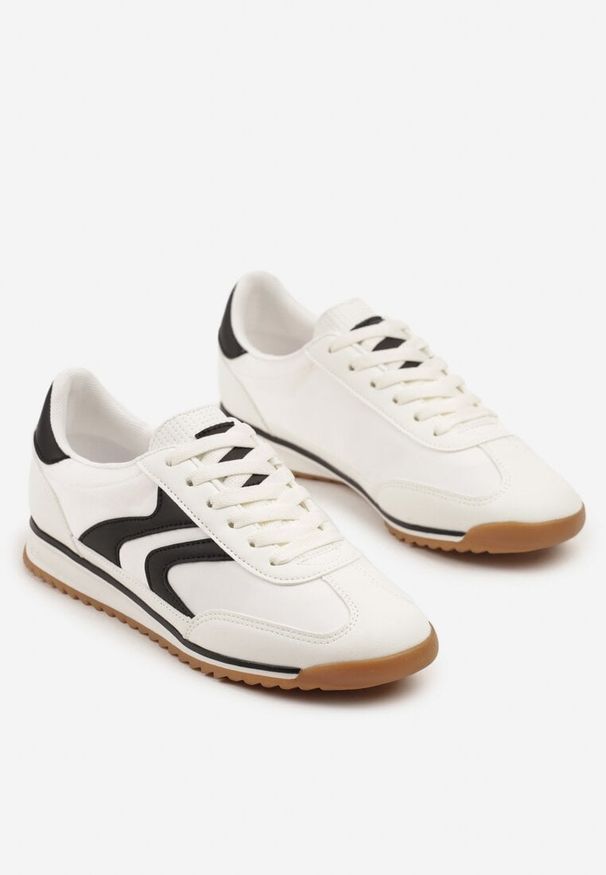 Born2be - Białe Sneakersy w Stylu Tenisówek Julirelle. Okazja: na co dzień. Kolor: biały. Materiał: jeans