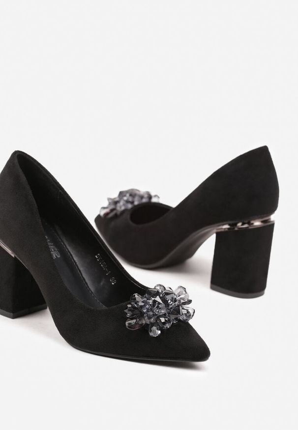 Renee - Czarne Czółenka z Noskiem w Szpic na Słupku z Aplikacją z Kryształków Sovtia. Okazja: na co dzień. Kolor: czarny. Materiał: jeans. Wzór: aplikacja. Obcas: na słupku. Styl: casual, elegancki. Wysokość obcasa: średni