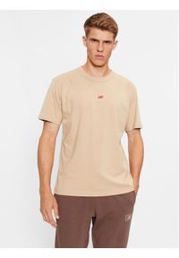 New Balance T-Shirt Athletics Remastered Graphic Cotton Jersey Short Sleeve T-shirt MT31504 Brązowy Regular Fit. Kolor: brązowy. Materiał: bawełna
