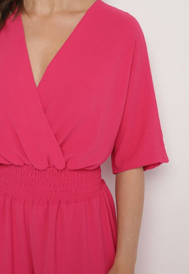 Born2be - Fuksjowy Kopertowy Kombinezon z Gumką w Talii i Szerokimi Nogawkami Vimashea. Okazja: na co dzień. Kolor: różowy. Styl: casual, elegancki