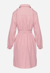 Born2be - Różowa Rozkloszowana Sukienka Koszulowa z Wiązanym Paskiem Vinala. Okazja: na co dzień. Kolor: różowy. Materiał: materiał. Typ sukienki: koszulowe. Styl: casual #7