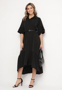 Born2be - Czarna Sukienka Koszulowa z Ozdobną Falbanką Daviravie. Okazja: na co dzień. Kolor: czarny. Typ sukienki: koszulowe. Styl: klasyczny, elegancki, casual #4