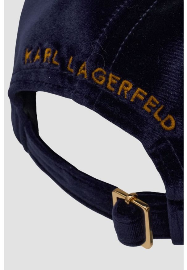 Karl Lagerfeld - KARL LAGERFELD Granatowa czapka z daszkiem Autograph Pin Velvet. Kolor: niebieski. Materiał: welur. Styl: elegancki