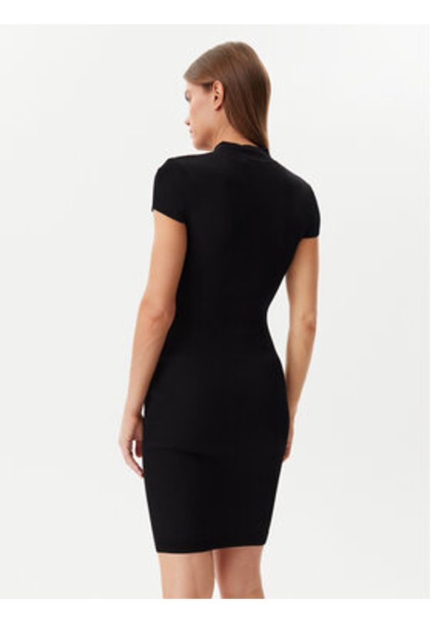 Guess Sukienka dzianinowa W5GK46 Z3L10 Czarny Slim Fit. Kolor: czarny. Materiał: wiskoza
