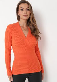 Born2be - Pomarańczowy Dopasowany Sweter w Prążki z Kopertowym Dekoltem Masasani. Kolor: pomarańczowy. Materiał: bawełna. Wzór: prążki #5