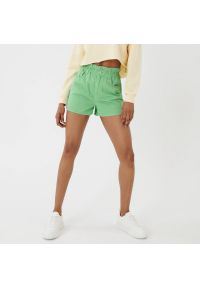Sinsay - Szorty jeansowe high waist - Zielony. Stan: podwyższony. Kolor: zielony. Materiał: jeans