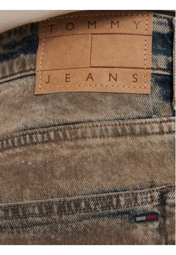 Tommy Jeans Jeansy Jaimie DM0DM22967 Brązowy Relaxed Fit. Kolor: brązowy