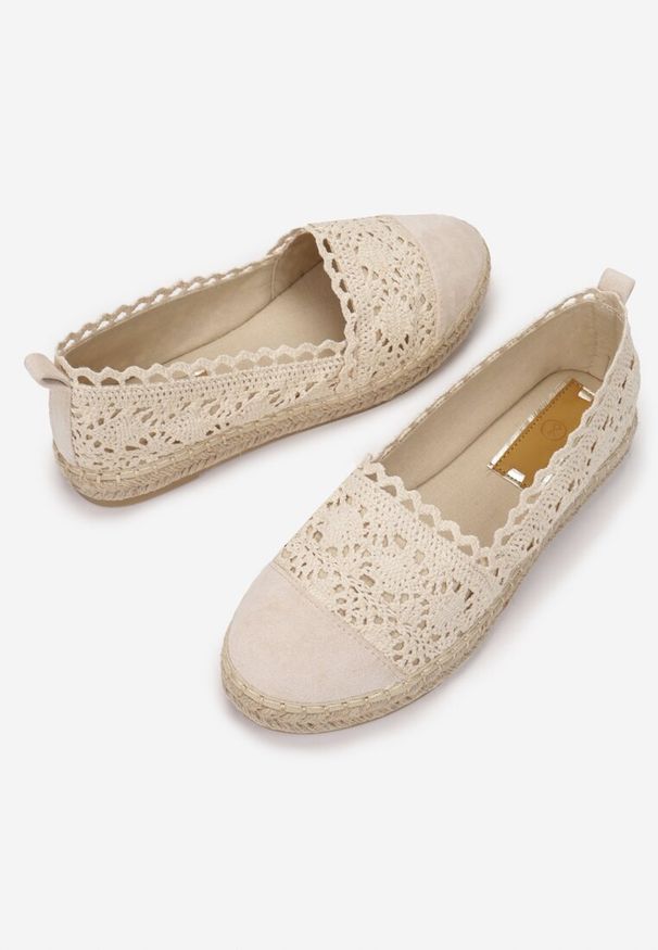 Born2be - Beżowe Espadryle Daemona. Zapięcie: bez zapięcia. Kolor: beżowy. Materiał: materiał. Wzór: aplikacja, gładki, ażurowy, haft. Obcas: na płaskiej podeszwie