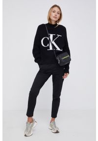 Calvin Klein Jeans - Torebka. Kolor: czarny. Rodzaj torebki: na ramię #3