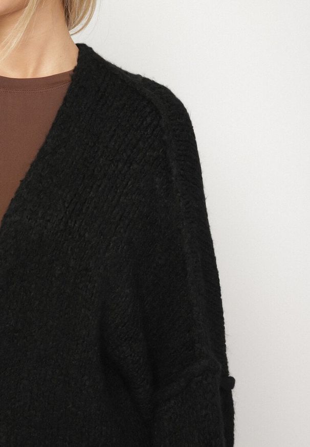 Born2be - Czarny Nietoperzowy Kardigan Bez Zapięć z Domieszką Wełny i Wiskozy Rallisa. Okazja: na co dzień. Kolor: czarny. Materiał: wiskoza, wełna. Wzór: gładki. Styl: casual