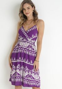 Born2be - Ciemnofioletowa Sukienka z Wiskozy w Ornamentalny Wzór z Gumką w Talii Hirata. Kolor: fioletowy. Materiał: wiskoza #1