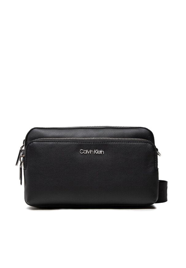 Calvin Klein Torebka Ck Must Camera Bag W/Pck K60K608410 Czarny. Kolor: czarny. Materiał: skórzane
