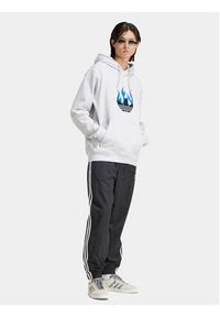 Adidas - adidas Bluza Flames Logo IS2947 Szary Regular Fit. Kolor: szary. Materiał: bawełna #3