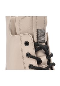 Beżowe Botki Vinceza Skórzane Buty Damskie. Okazja: na co dzień. Zapięcie: zamek. Kolor: beżowy. Szerokość cholewki: normalna. Materiał: skóra. Sezon: zima, jesień. Obcas: na obcasie. Styl: casual, elegancki. Wysokość obcasa: średni #4