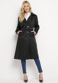 Born2be - Czarny Długi Płaszcz Trencz o Klasycznym Fasonie z Paskiem Nasde. Okazja: na co dzień. Kolor: czarny. Materiał: jeans. Długość: długie. Styl: klasyczny #1