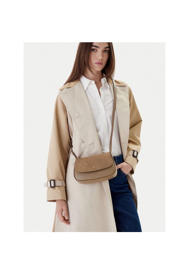 Torebka Calvin Klein. Kolor: beżowy