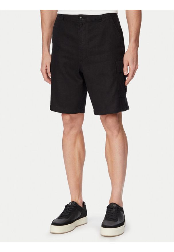 Calvin Klein Jeans Szorty materiałowe LV04RF610G Czarny Regular Fit. Kolor: czarny. Materiał: bawełna