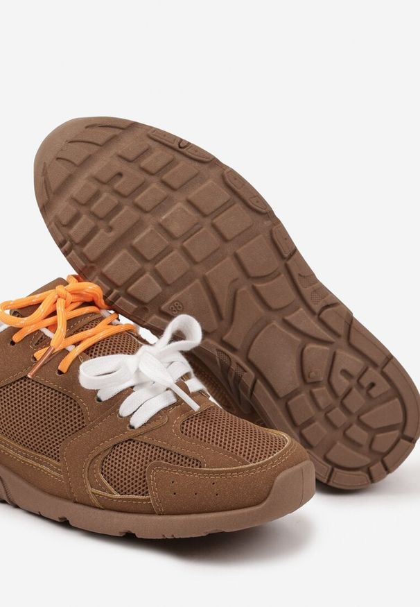 Born2be - Brązowe Sneakersy z Dwoma Parami Sznurówek Silfita. Okazja: na co dzień, na spacer. Kolor: brązowy. Sport: turystyka piesza