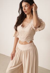 Born2be - Beżowy Letni Komplet Boho z Wiskozy Bluzka z Koronką i Spodnie ze Ściągaczami Enatea. Kolor: beżowy. Materiał: wiskoza, koronka. Wzór: koronka #4