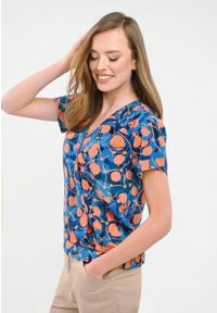 Volcano - Bluzka z wiskozy C-TULIP. Typ kołnierza: dekolt w serek, dekolt kopertowy, dekolt w kształcie V. Kolor: turkusowy. Materiał: wiskoza. Długość rękawa: krótki rękaw. Długość: krótkie. Wzór: kolorowy. Sezon: lato #1