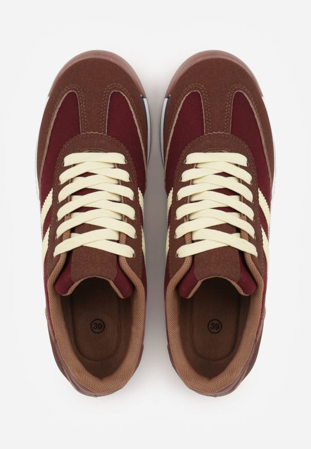 Born2be - Brązowe Sneakersy z Geometrycznym Motywem Jannata. Okazja: na co dzień. Kolor: brązowy. Materiał: jeans, dresówka. Wzór: geometria
