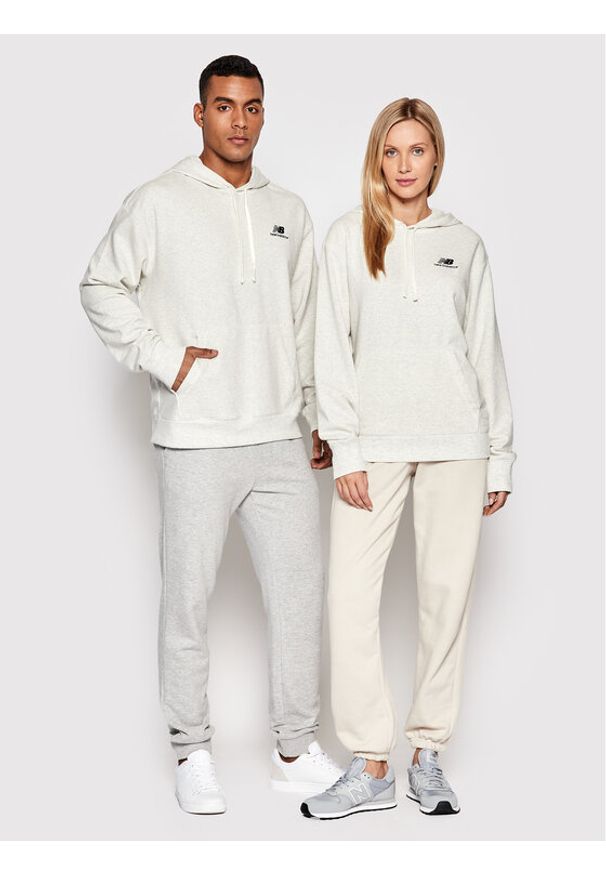 New Balance Bluza Unisex UT21500 Szary Relaxed Fit. Kolor: szary. Materiał: syntetyk, bawełna