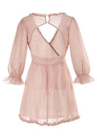 Born2be - Różowa Sukienka Taphionis. Typ kołnierza: kołnierz z falbankami. Kolor: różowy. Materiał: tkanina. Typ sukienki: kopertowe. Długość: mini #2