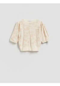 Reserved - Bluzka z ozdobnym wzorem - kremowy. Kolor: kremowy. Materiał: dzianina, wiskoza. Styl: klasyczny