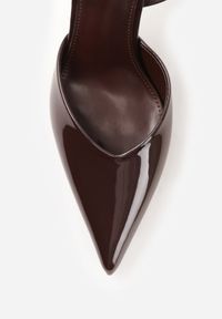 Renee - Brązowe Szpilki z Odkrytą Piętą i Lakierowanym Połyskiem Kianise. Okazja: na imprezę, na co dzień. Kolor: brązowy. Materiał: lakier. Obcas: na szpilce. Styl: wizytowy, rockowy, casual, elegancki #6
