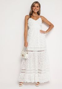 Born2be - Biała Koktajlowa Kwiatowa Sukienka na Ramiączkach z Regulacją i Gumką w Talii Navinae. Okazja: na co dzień, na imprezę. Kolor: biały. Długość rękawa: na ramiączkach. Wzór: kwiaty. Sezon: lato. Styl: wizytowy #2