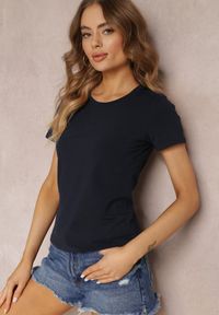 Renee - Granatowy Bawełniany T-shirt Melinthe. Okazja: na co dzień. Kolor: niebieski. Materiał: bawełna. Długość rękawa: krótki rękaw. Długość: krótkie. Styl: casual #1