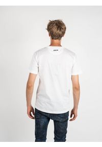 Les Hommes T-shirt | LKT219-700P | Round Neck T-Shirt | Mężczyzna | Biały. Okazja: na co dzień. Kolor: biały. Materiał: bawełna. Wzór: nadruk. Styl: casual #3