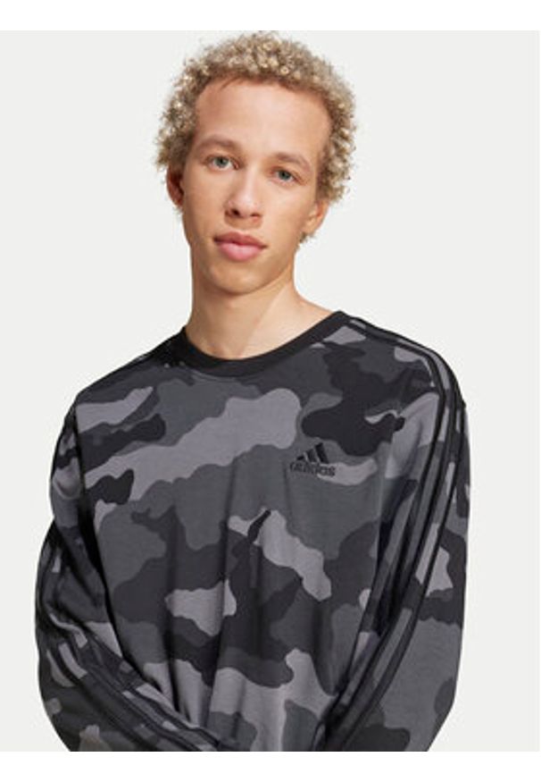 Adidas - adidas Bluza Seasonal Essentials Camouflage IY6633 Szary Regular Fit. Kolor: szary. Materiał: bawełna, syntetyk