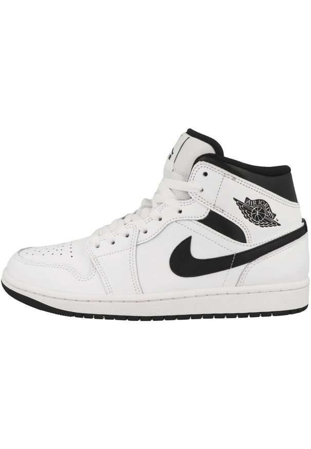 Buty do chodzenia męskie Nike Air Jordan 1 Mid. Kolor: biały. Materiał: guma, skóra. Szerokość cholewki: normalna. Model: Nike Air Jordan. Sport: turystyka piesza