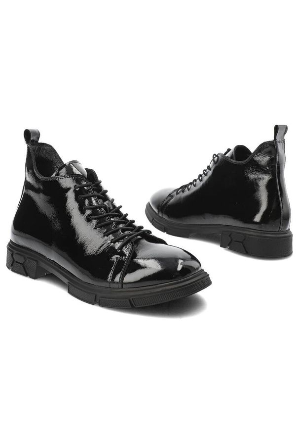 Czarne Botki Venezia Modne Buty Damskie. Kolor: czarny. Materiał: skóra, lakier. Styl: klasyczny