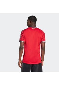 Adidas - Koszulka piłkarska ADIDAS Manchester United 25/26 domowa. Wzór: aplikacja. Sport: piłka nożna