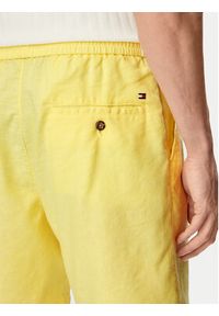 TOMMY HILFIGER - Tommy Hilfiger Szorty materiałowe Dover MW0MW44353 Żółty jasny Regular Fit. Kolor: żółty. Materiał: len #3
