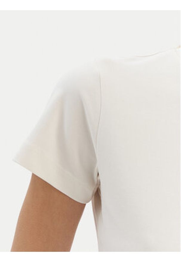 Guess T-Shirt V4YI21 KCDH1 Écru Regular Fit. Kolor: kremowy. Materiał: bawełna