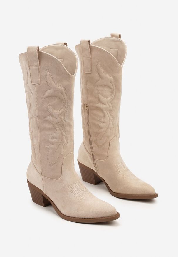 Born2be - Beżowe Klasyczne Kozaki Kowbojki z Imitacji Zamszu Rilona. Okazja: na co dzień. Kolor: beżowy. Materiał: zamsz. Styl: klasyczny