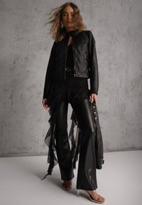 Renee - Czarna Taliowana Kurtka Ramoneska o Klasycznym Fasonie Tessana. Okazja: na randkę. Kolor: czarny. Materiał: poliester, jeans. Styl: klasyczny #5