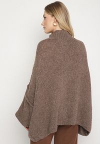 Born2be - Jasnobrązowy Golf z Wełną o Kroju Oversize z Obniżoną Linią Ramion Lilenae. Okazja: na co dzień. Typ kołnierza: golf. Kolor: brązowy. Materiał: wełna. Długość rękawa: długi rękaw. Długość: długie. Sezon: zima, jesień. Styl: casual, elegancki #3